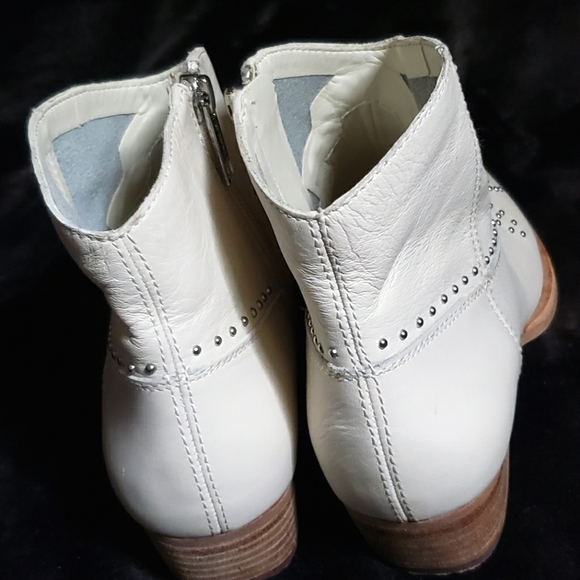 Gianni Bini leather ankle boots Sizes 6.5 & 8! - Picture 7 of 9